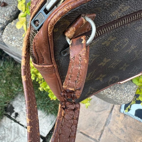 Louis Vuitton vintage sports pouch🌙 - Picture 4 of 15